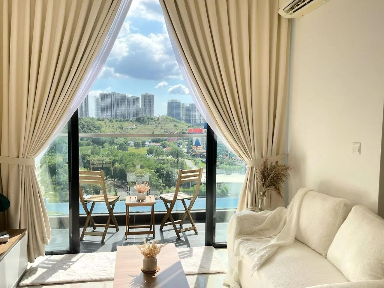 Apartmán D'Pristine By Antlerzone Johor Bahru