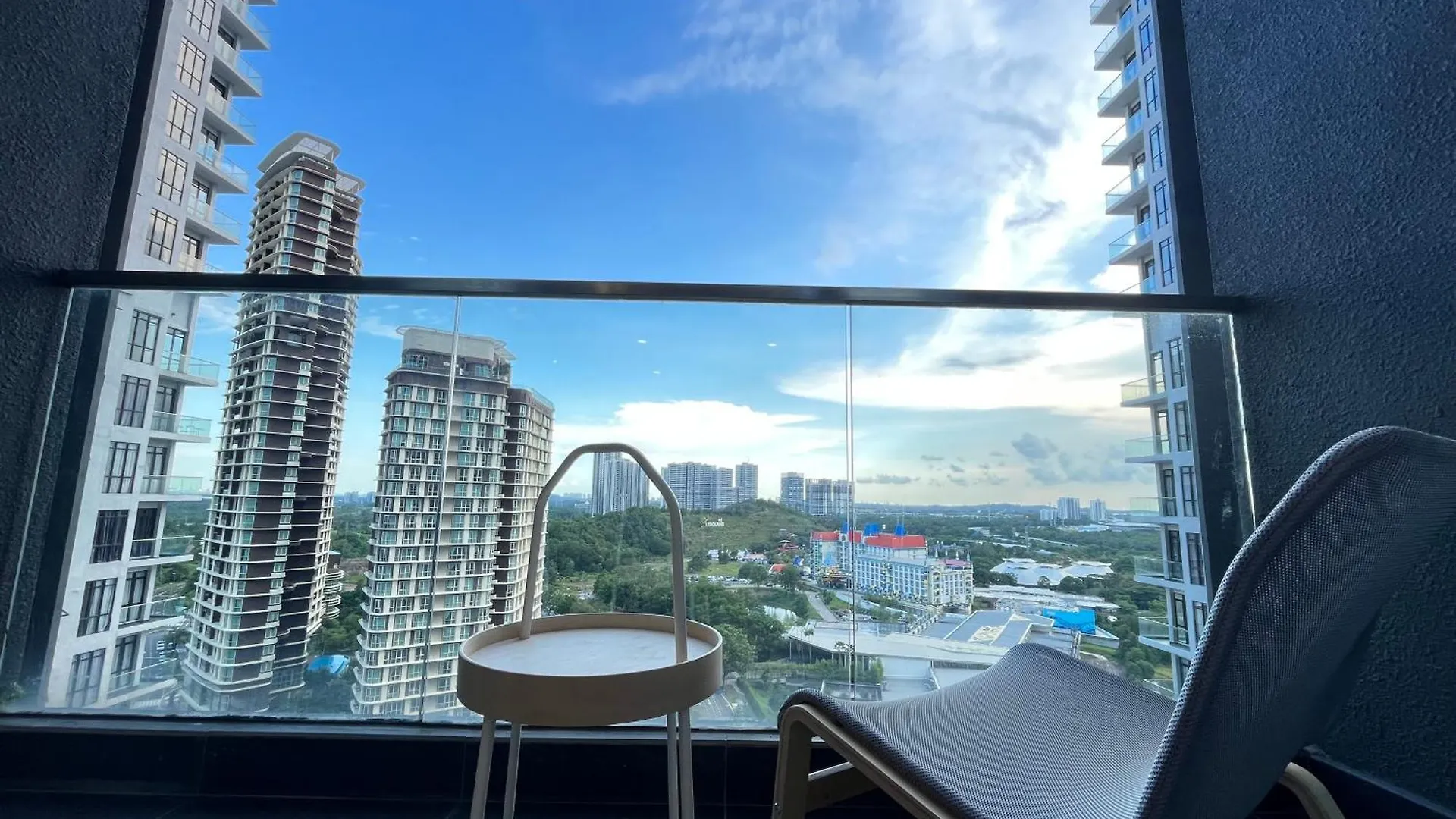 Apartmán D'Pristine By Antlerzone Johor Bahru